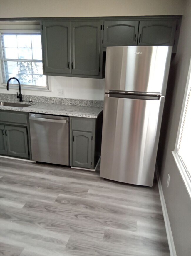 Building Photo - Coming soon! Newly Renovated SF in Liberty