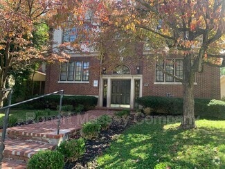 Building Photo - 2424 Glenmary Ave