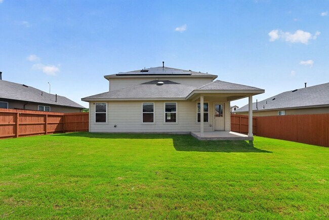 Building Photo - Spacious 5BR Home with Game Room, First-Floor Primary Suite & Appliances Included