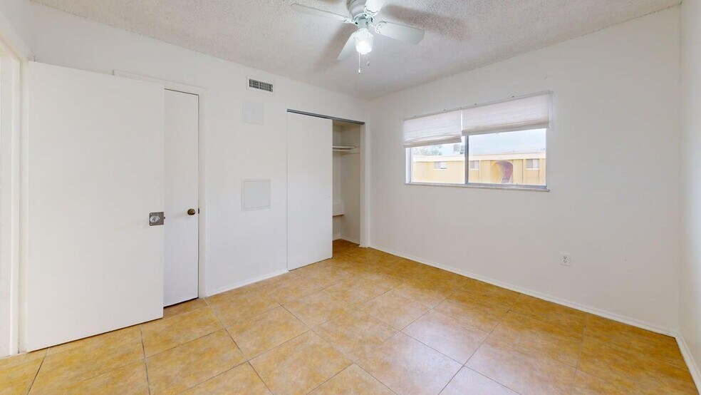 Building Photo - 1000 Lake of the Woods Blvd