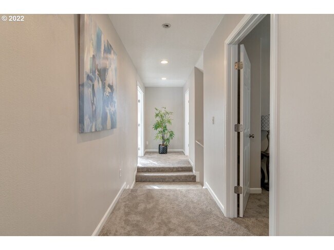 Building Photo - 835 S Wynooski St