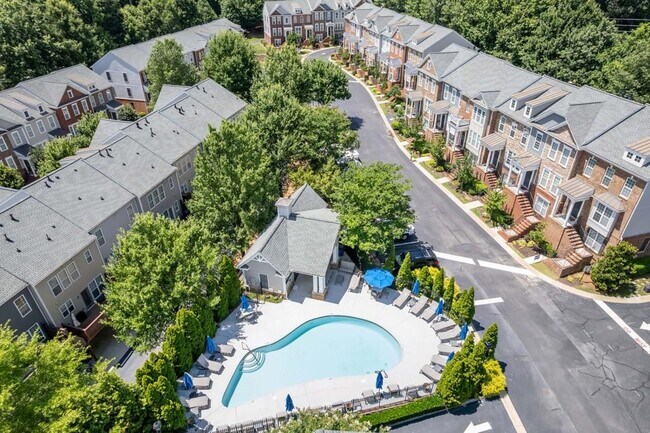 Building Photo - 2345 Limehurst Dr