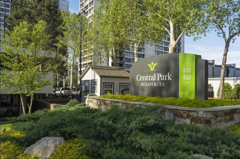 Building Photo - 410 W 7th St #1521