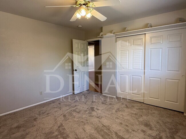 Building Photo - 5129 E Emile Zola Ave