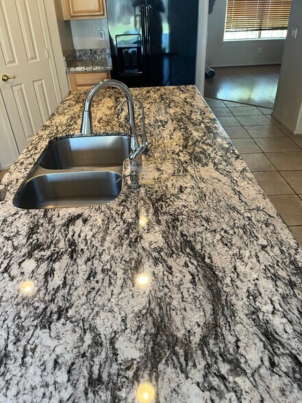Granite Countertops - 140 W Beechnut Pl
