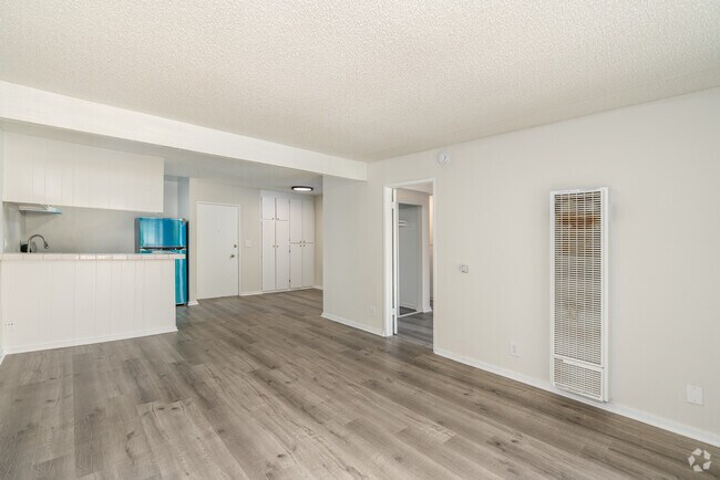 1BR, 1BA - 670SF - Living Room - The Allure Apartments
