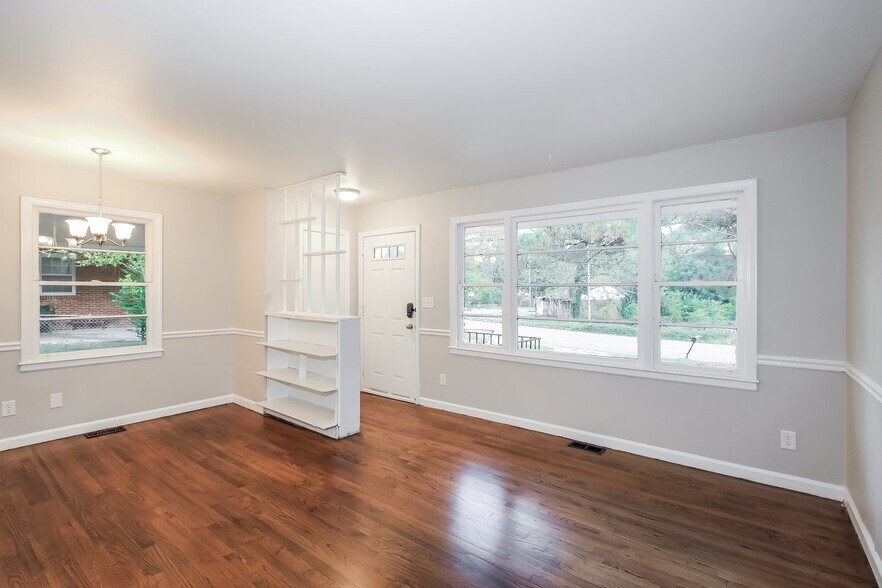 Building Photo - 2036 Wharton Dr