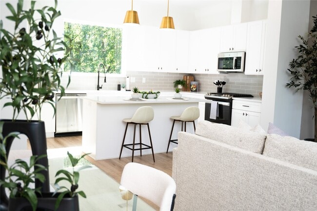 Building Photo - 3486 Luca St