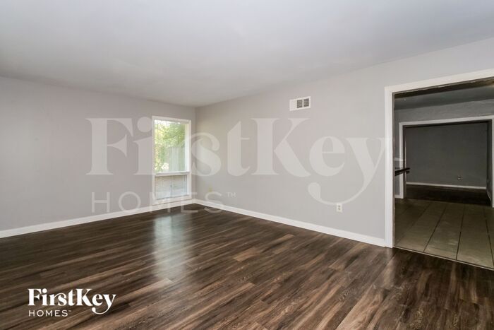 Building Photo - 5183 Warfield Dr