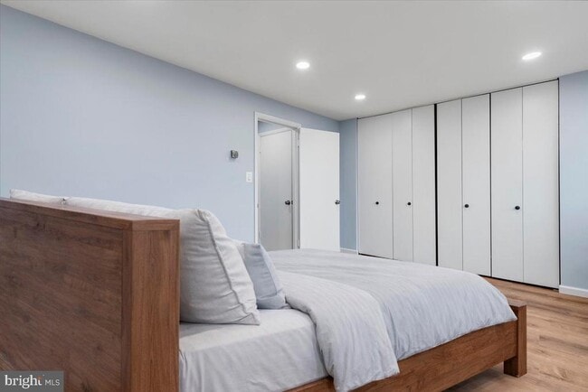 Building Photo - 4520 King St