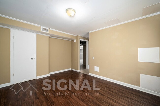 Building Photo - 1156 Skyline Dr