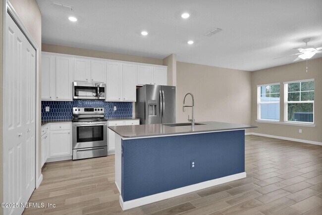 Building Photo - 180 Boracay Cir