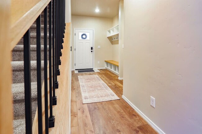 Building Photo - 609 N Kimball Ave