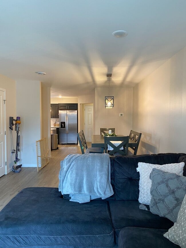 Building Photo - New Construction Townhouse for Rent - Tham...