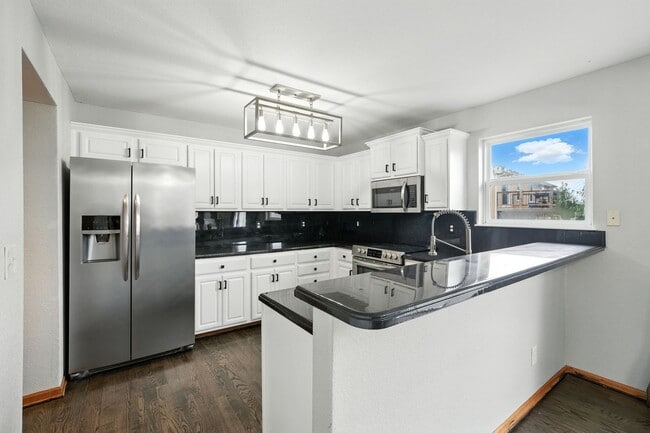 Building Photo - Beautiful Single Family Home, Sutter Woods...