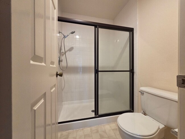 Building Photo - Adorable Rancho Del Oro Condo!