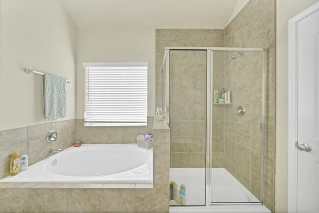 Building Photo - 10402 Lake of the Ozarks Dr