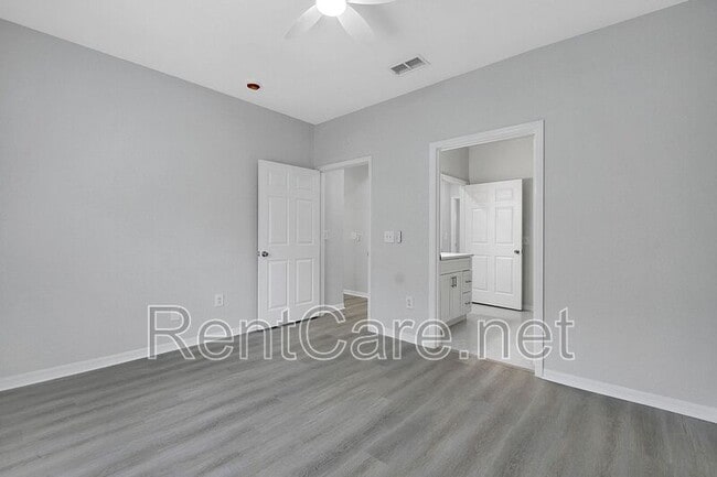 Building Photo - 6005 Westgate Dr