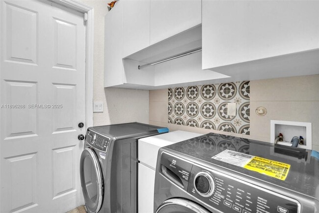 Building Photo - 3586 SW 143rd Ave