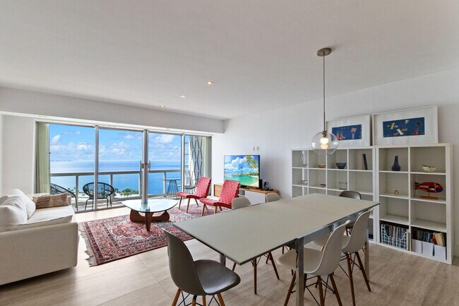 Building Photo - 2451 Brickell Ave