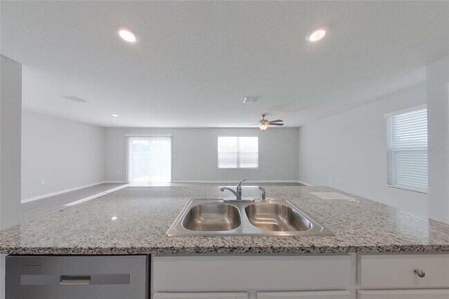 Building Photo - 8624 SW 44th Ct