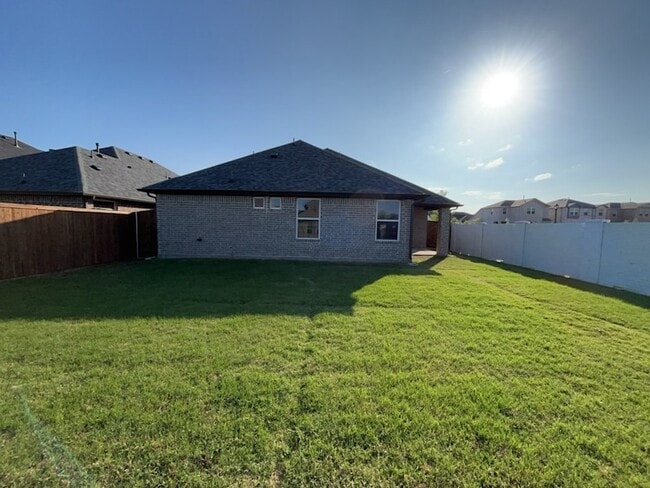 Building Photo - 612 Amenduni Ln