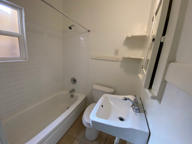 Bath - 209 N Tyndall Ave