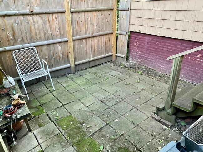 Building Photo - 18 Fisk Plz