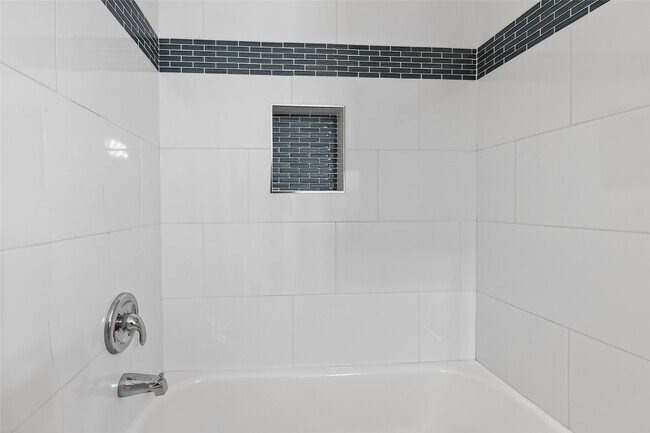 Building Photo - 6630 Highrock Rd