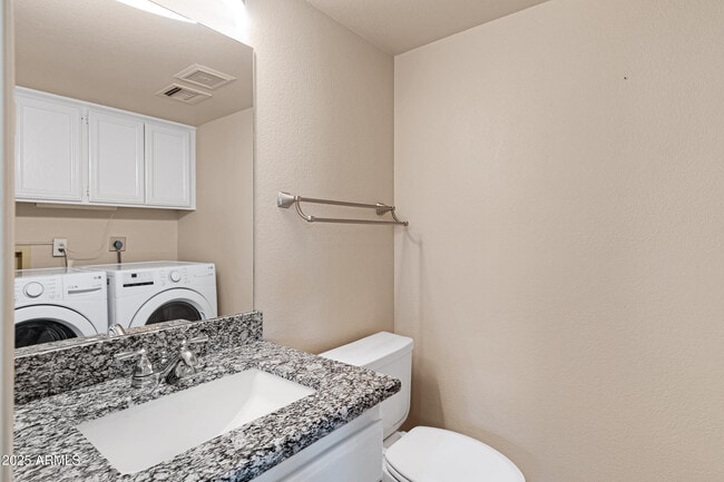 Building Photo - 6503 N 10th Pl