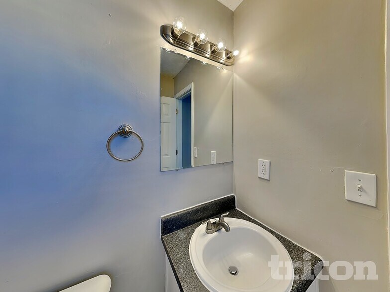 Building Photo - 24 Tanner Dr