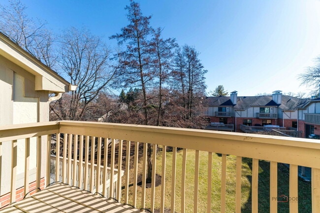 Building Photo - 107 E Winchester Rd