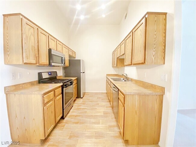 Building Photo - 3481 Desert Cliff St