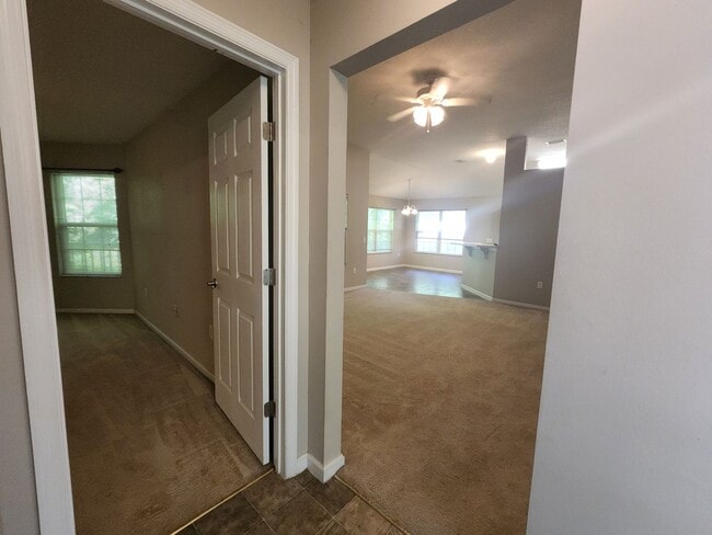 Building Photo - Coming Soon To Tour! Lake City Pet Friendl...