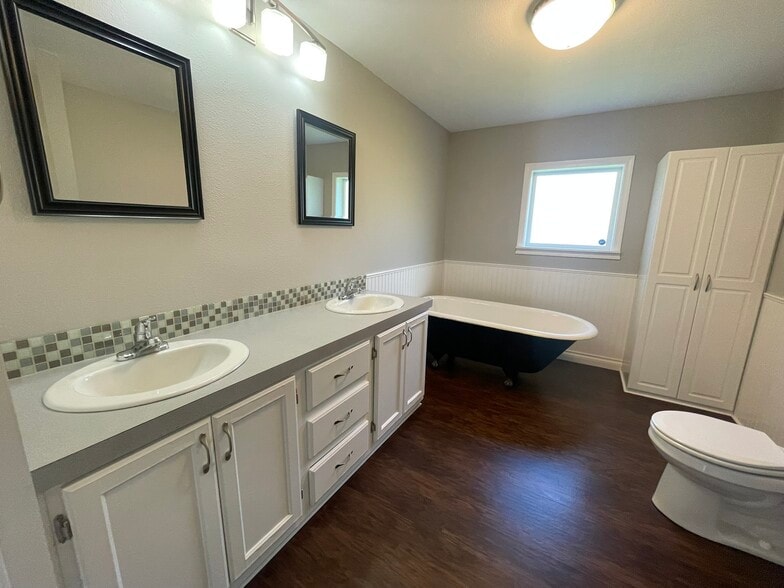 Building Photo - 14803 Purdy Dr NW