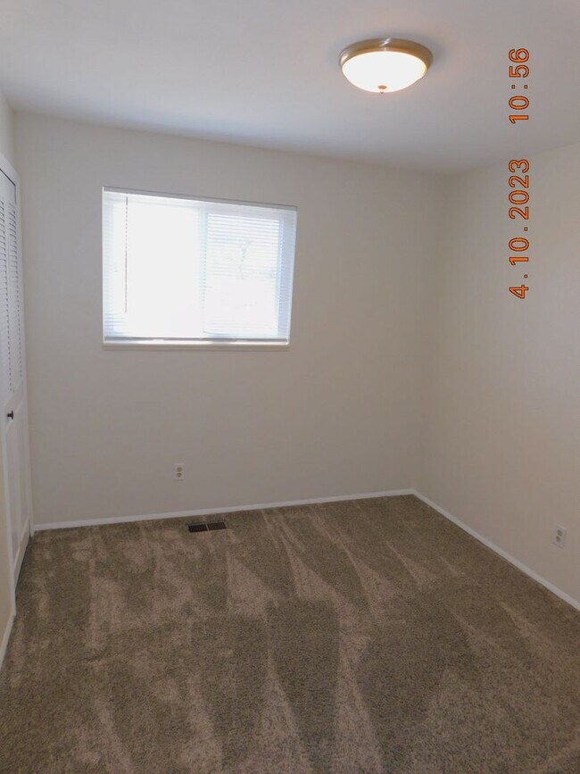 Building Photo - Welcome Home! Beautiful house in Littleton!