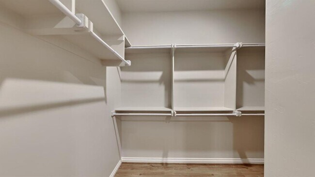 Building Photo - 6801 Labelle Dr