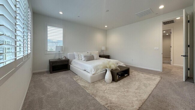 Building Photo - 25059 Sand Wedge Dr