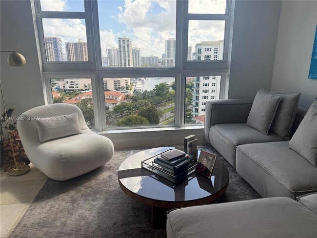 Building Photo - 20000 E Country Club Dr