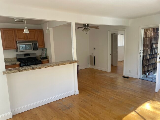 Building Photo - 1811 Verdugo Knolls Dr