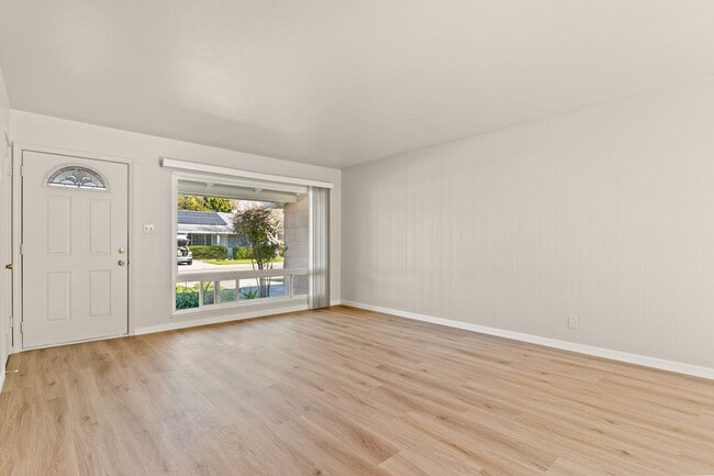 Building Photo - Renovated 3 Bd House in San Lorenzo Village w/ Large Yard Near Schools