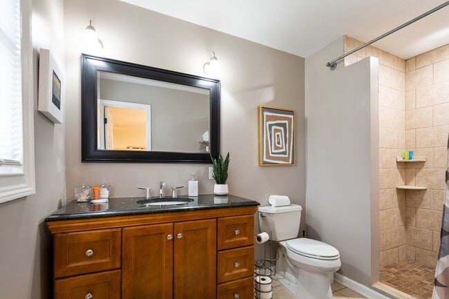 Building Photo - 306 Jason Ct