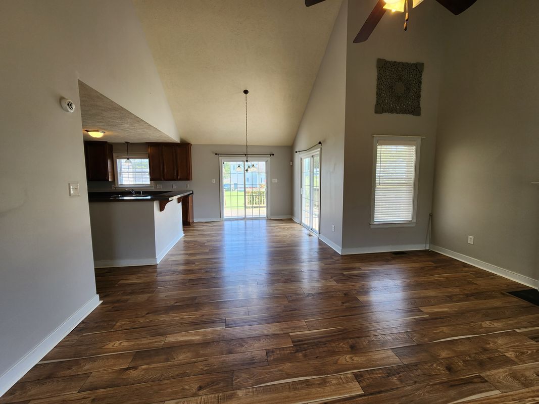 Building Photo - 312 Abbey Ct