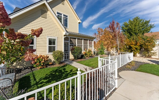 Building Photo - Beautiful 3 Bed 3 Bath home in the Heart of Eagle