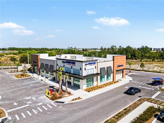 Building Photo - 15170 BLUFFTON Ln