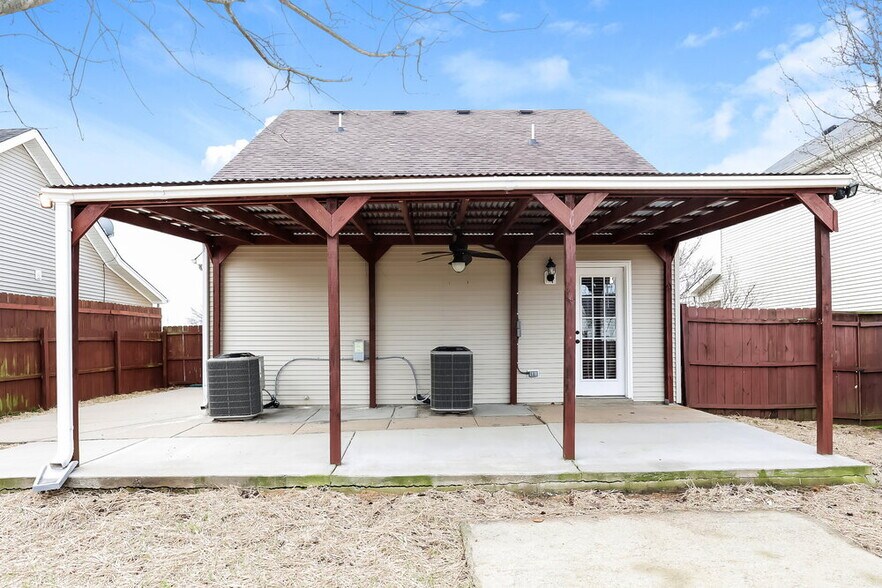 Building Photo - 4824 Nina Marie Ave