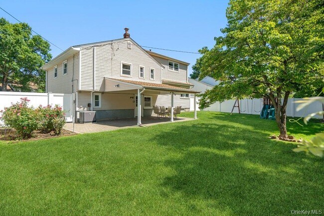 Building Photo - 8 Radnor Ct