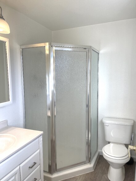 Building Photo - 100 Opalite Ct