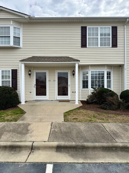 Primary Photo - 3817 E Vancroft Cir