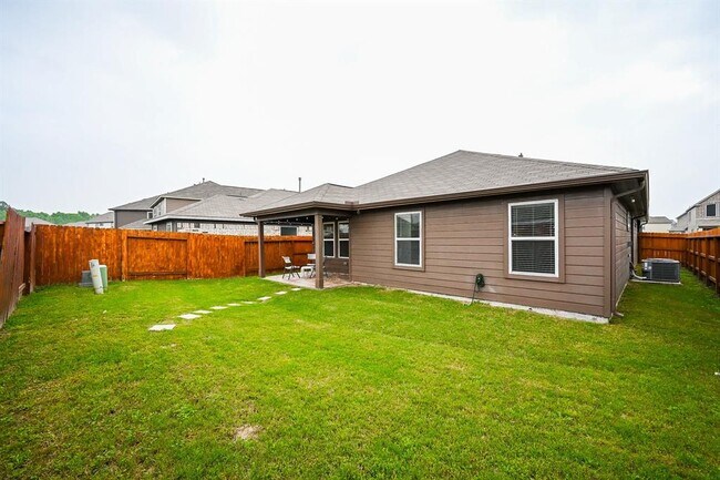Building Photo - 15111 Longleaf Frst Dr